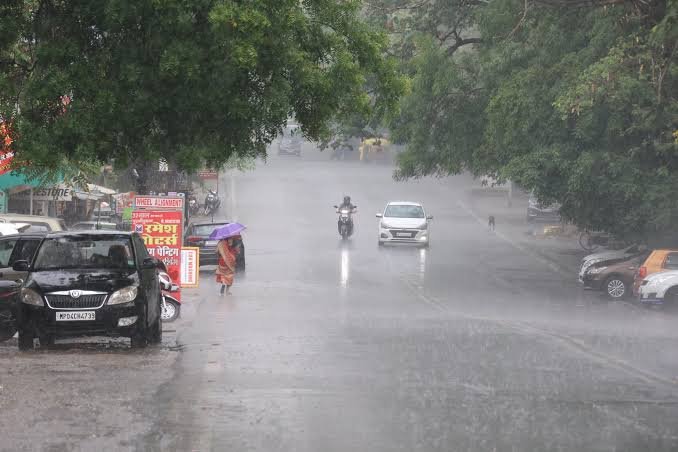 मानसून ट्रफ के प्रभाव से बदला मौसम, भोपाल से रीवा तक इन जिलों में होगी झमाझम बारिश…