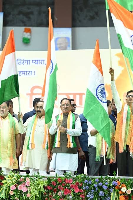 मुख्यमंत्री शसाय ने हाथ में तिरंगा थामकर किया भव्य तिरंगा यात्रा का नेतृत्व…