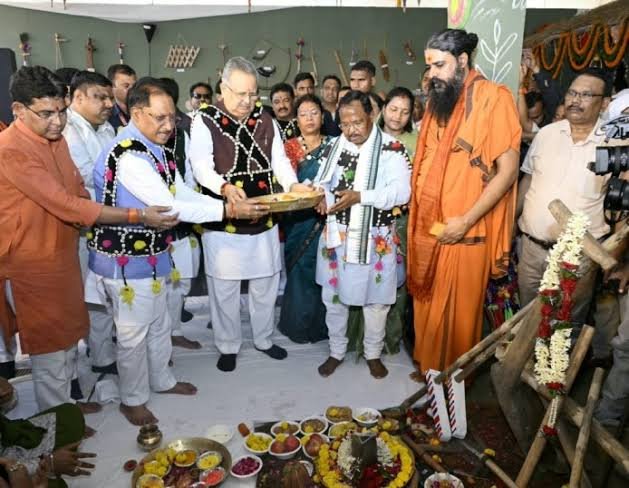 हरेली तिहार पर मुख्यमंत्री निवास में साकार हुई लोक संस्कृति, कृषि परंपरा और ग्रामीण जीवन की जीवंत झांकी..