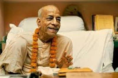 सिर्फ कुछ रुपयों के सहारे अमेरिका पहुंचे थे स्वामी प्रभुपाद, फिर खड़ा कर दिया दुनिया का सबसे बड़ा कृष्ण भक्ति आंदोलन…