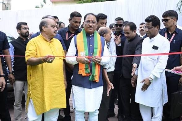देश की आजादी में छत्तीसगढ़ के वीर नायकों का योगदान नई पीढ़ी तक पहुंचाना हमारा दायित्व : मुख्यमंत्री सांय …