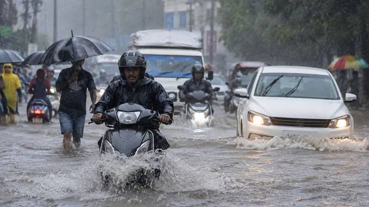 देशभर में मानसून का कहर जारी, इन 25 राज्यों में भारी बारिश और आंधी का अलर्ट…
