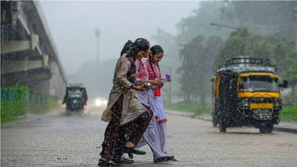 देशभर में मॉनसून का तांडव, केरल से दिल्ली तक बारिश का अलर्ट, जानें अपने शहर का हाल…