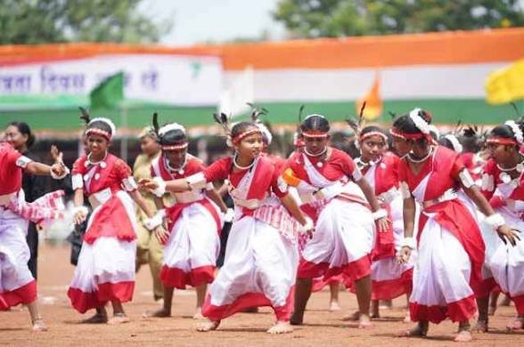 स्वतंत्रता दिवस समारोह शालेय विद्यार्थियों की सांस्कृतिक प्रस्तुतियों ने बांधा समां…