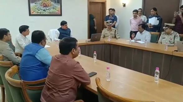 दिल्ली से सीधे रीवा पहुंचे सीएम चित्रकूट में सिमरावल नदी और लगातार हो रही बारिश के कारण बाढ़ की स्थिति गंभीर है…