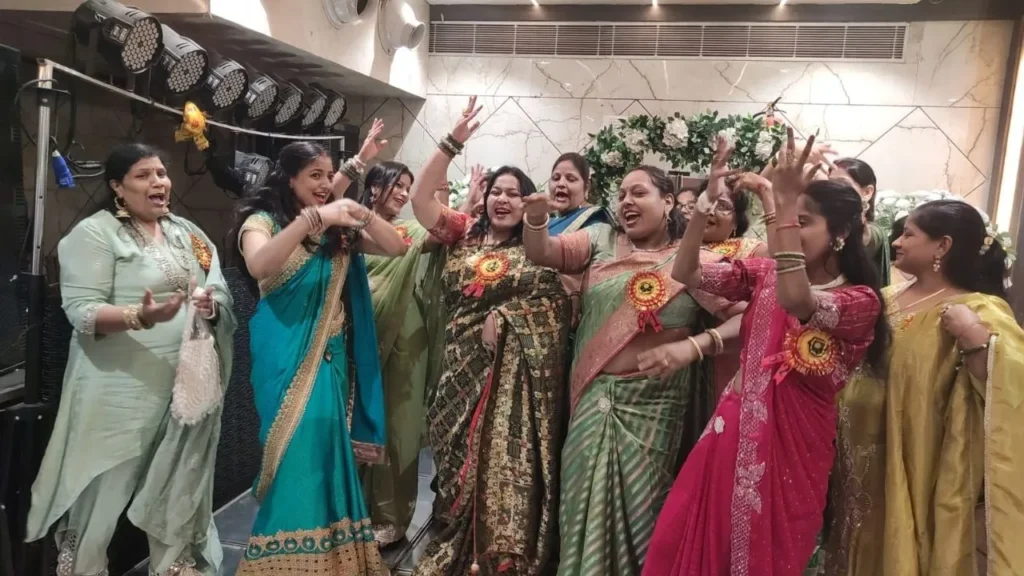 हरियाली तीज पर झूमीं महिलाएं, लोकगीतों और झूलों के बीच दिया पर्यावरण संरक्षण का संदेश…