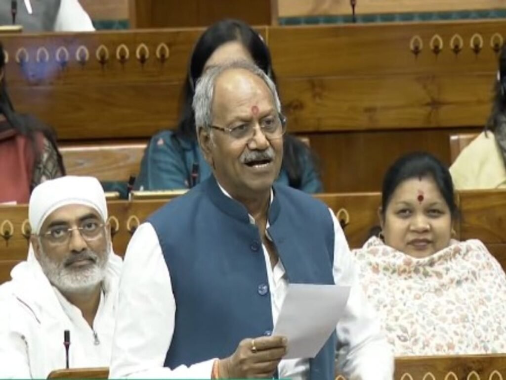 लोकसभा के 262 विद्यालयों में बनेंगे बालिका शौचालय, सांसद बृजमोहन अग्रवाल की पहल रंग लाई…