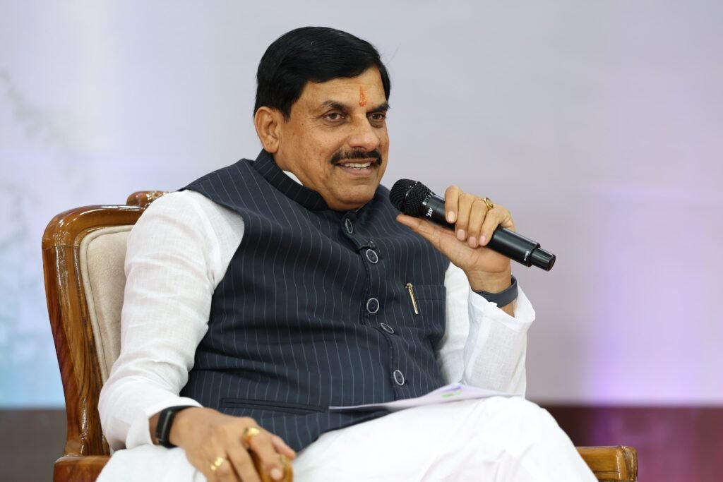 सीएम डॉ. मोहन यादव ने युवा शिक्षा अधिकारियों से किया संवाद, कहा- हमारी पहली प्राथमिकता ‘कोई भी बच्चा पीछे न रहे’…