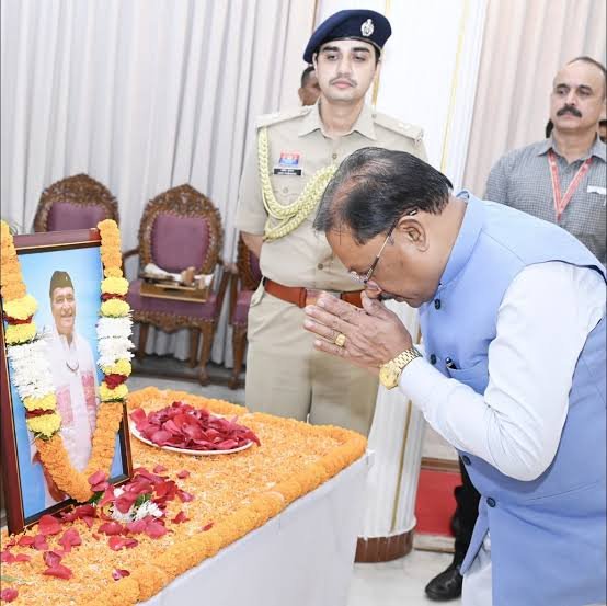 भारत रत्न डॉ. भूपेन हजारिका की जन्मशताब्दी पर लोक भवन में सांस्कृतिक संध्या…