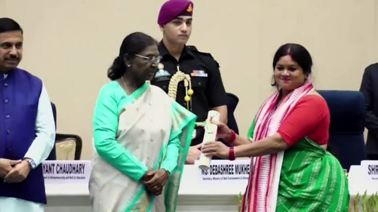 1 अक्टूबर से बदल जाएगा LPG सिलेंडर बुकिंग का नियम, सब्सिडी के लिए आधार ये जरूरी….