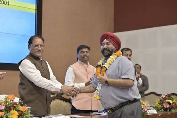 ओलंपिक एसोसिएशन की वार्षिक आम सभा की बैठक में सीएम साय ने किया CSTA महासचिव का सम्मान, अब दक्षिण कोरिया में संभालेंगे भारत की जिम्मेदारी…