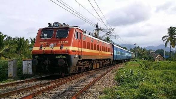 ट्रेन से सफर करने वालों के लिए बड़ा अपडेट, यात्रा से पहले जरूर देख लें ये खबर…