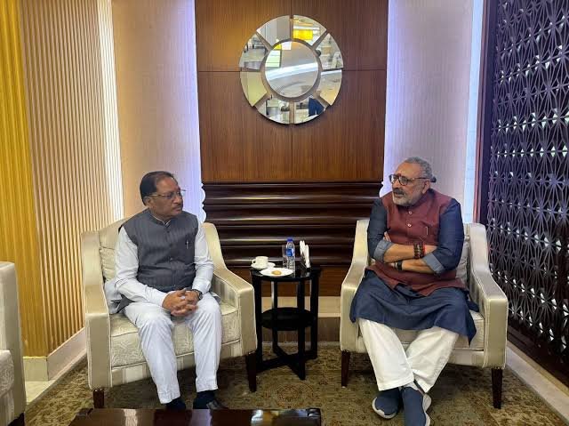 आज छत्तीसगढ़ के माननीय मुख्यमंत्री जी से केंद्रीय मंत्री की आत्मीय भेंट हुई एक सार्थक चर्चा के साथ…