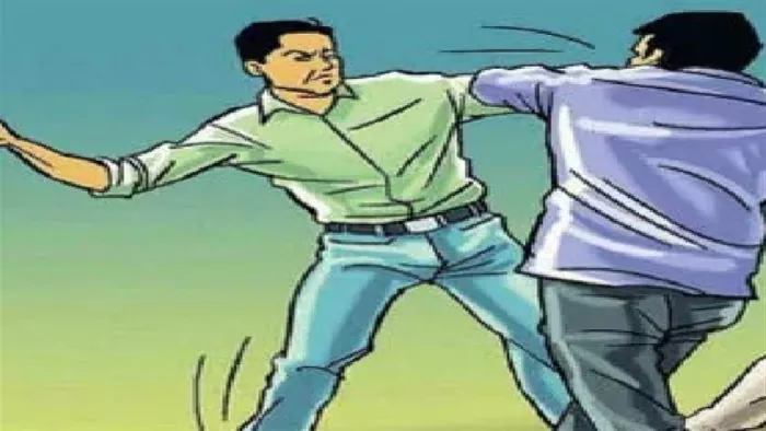 दशहरा मैदान में कमेंट पर विवाद! पुलिस के समक्ष ही जमकर लड़े-भिड़े लोग