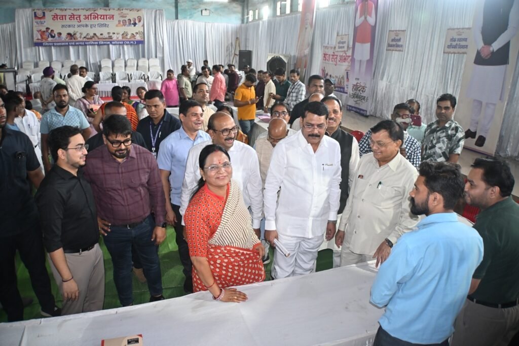 शिविरों से योजनाओं का लाभ और समस्याओं का समाधान नागरिकों तक पहुंचेगा-उद्योग मंत्री श्री लखनलाल देवांगन