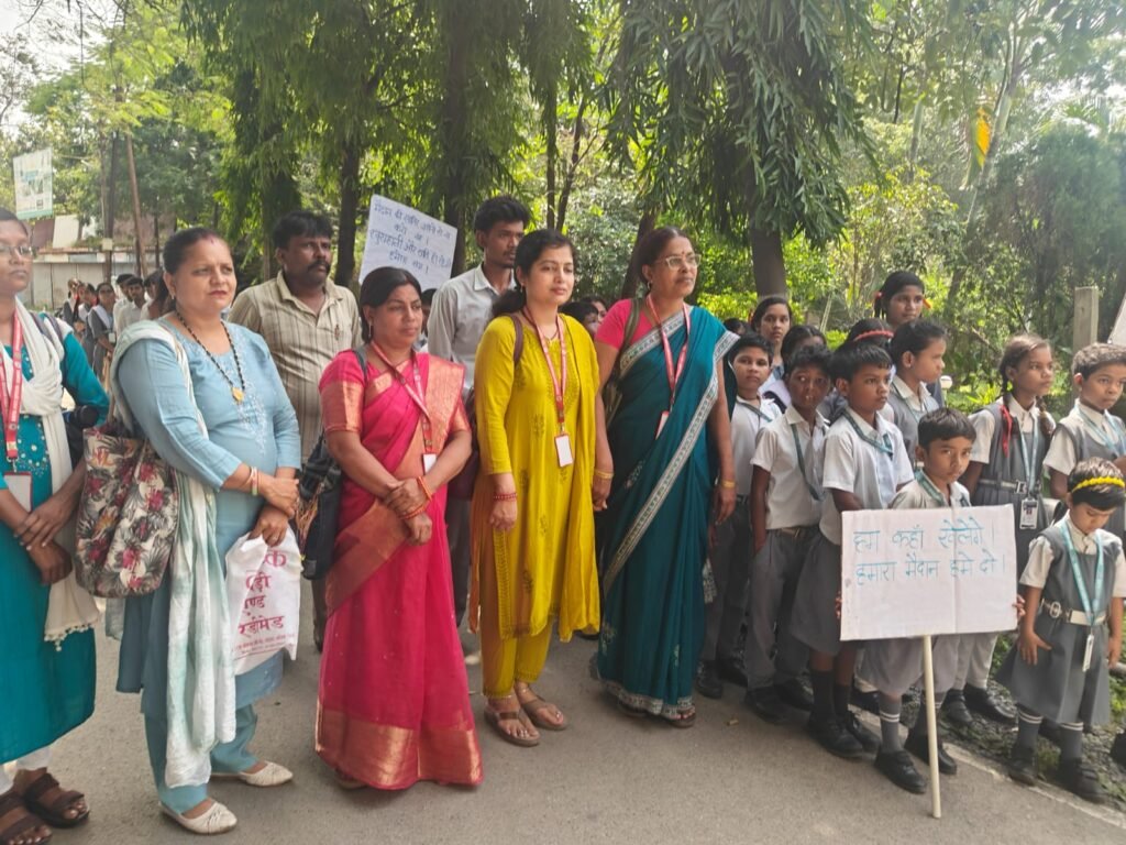 खेल मैदान पर निर्माण 25 वर्षों से दिव्यांग बच्चों के उपयोग में रही जमीन बचाने की गुहार शिकायत के बाद भी कार्रवाई का इंतजार