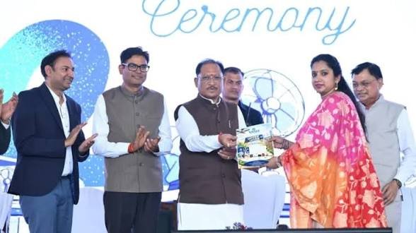 प्रदेश में श्रम आधारित उद्योगों को बढ़ावा देकर युवाओं के लिए रोजगार के नए अवसर सृजित कर रही सरकार : मुख्यमंत्री साय…