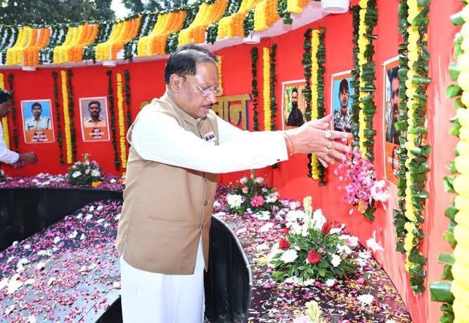 पुलिस स्मृति दिवस पर CM विष्णुदेव साय ने शहीद जवानों को किया नमन, बोले- जवानों का बलिदान हमेशा रहेगा याद…