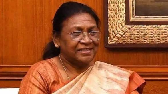 राष्ट्रपति द्रौपदी मुर्मू पहुंचीं रायपुर, सेवा सम्मान पर्व’ और ‘युवा प्रबोधन’ कार्यक्रम में होंगी शामिल…
