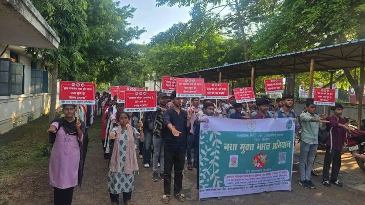 नुक्कड़ नाटक से नशामुक्ति, स्वास्थ्य के प्रति किया जागरूक…